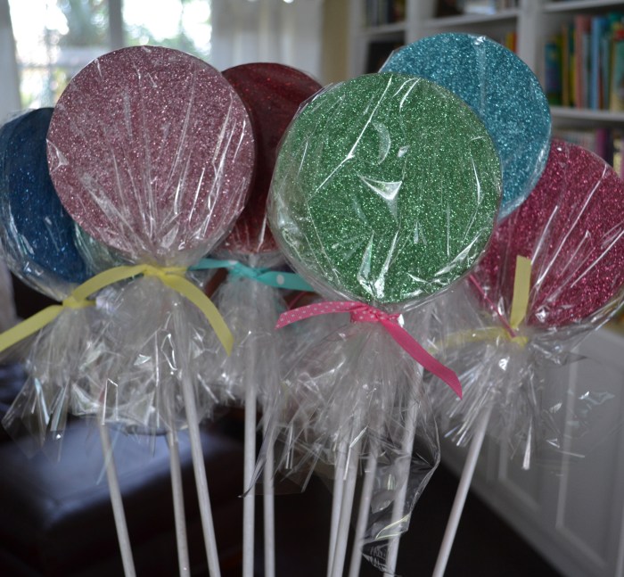 How to Make a Giant Lollipop Decoration A Sweet and Simple Guide